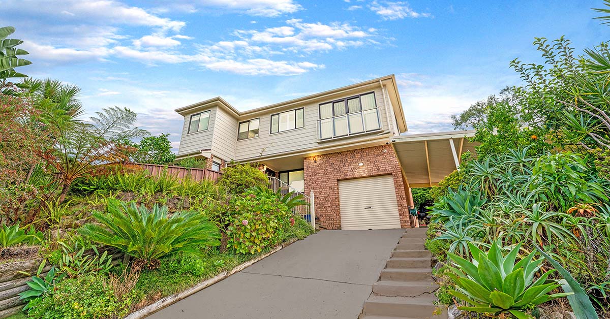 Example of a steep block in Sydney where Addbuild has completed a second storey addition